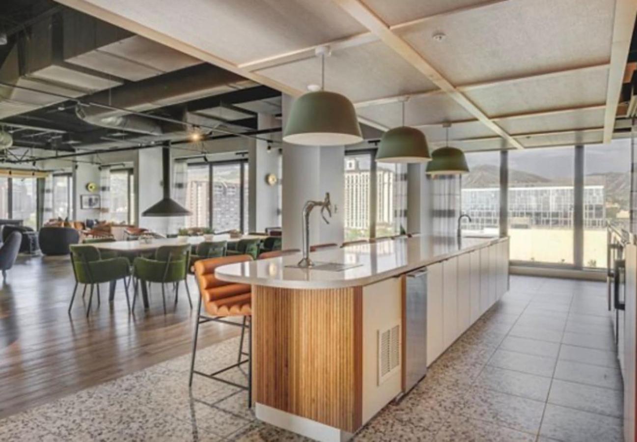 High Altitude Penthouse Dt Gym Free Parking Mt View Apartment