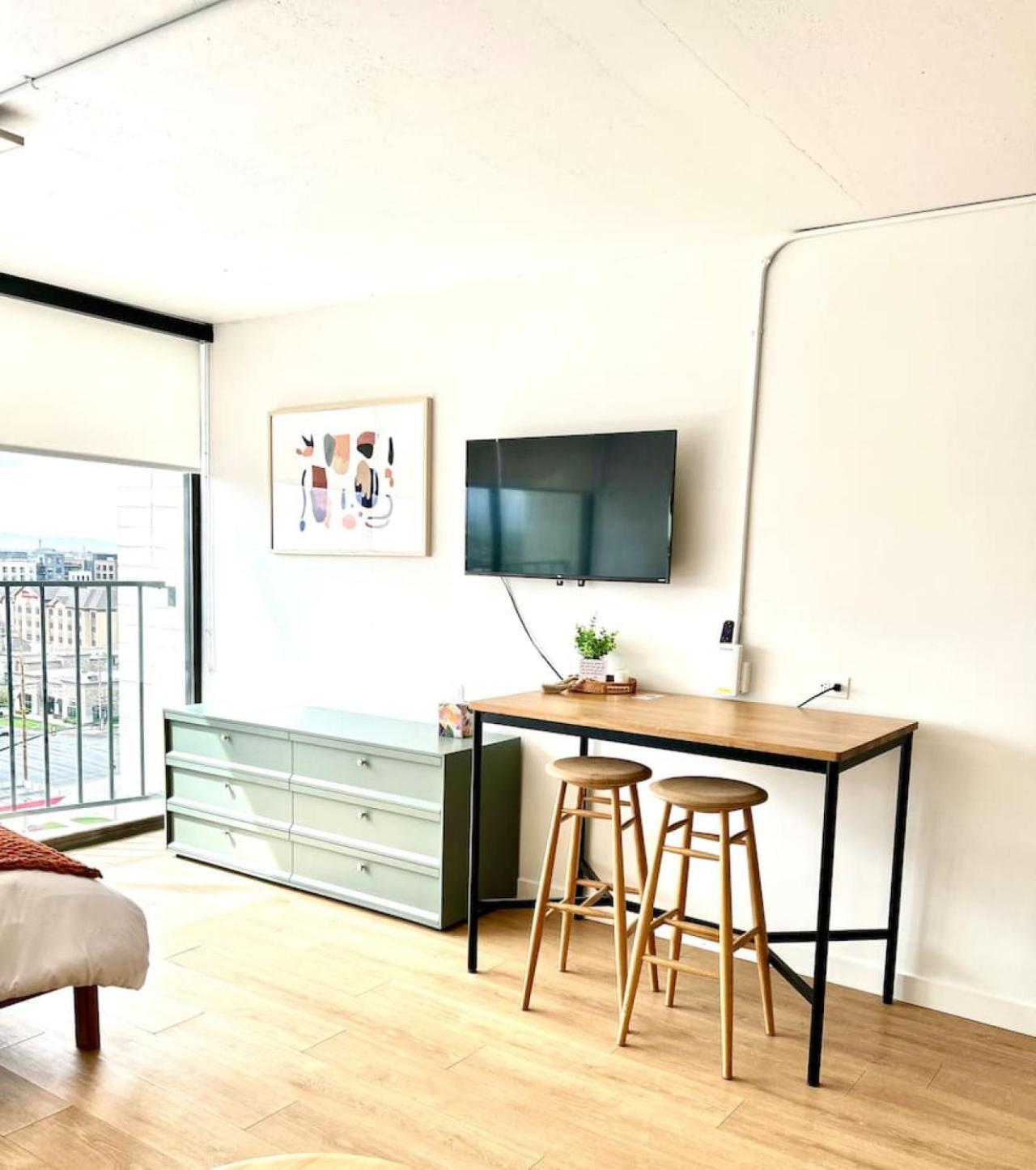 High Altitude Penthouse Dt Gym Free Parking Mt View