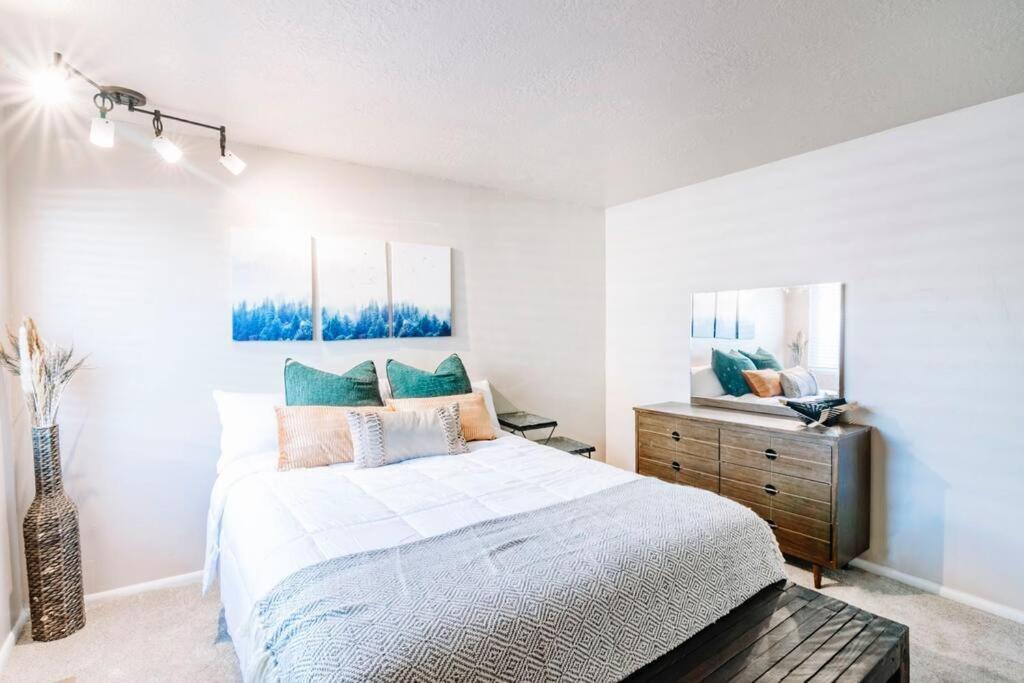 Unique Dt Uofu 2bd And1ba Duplex King Full *