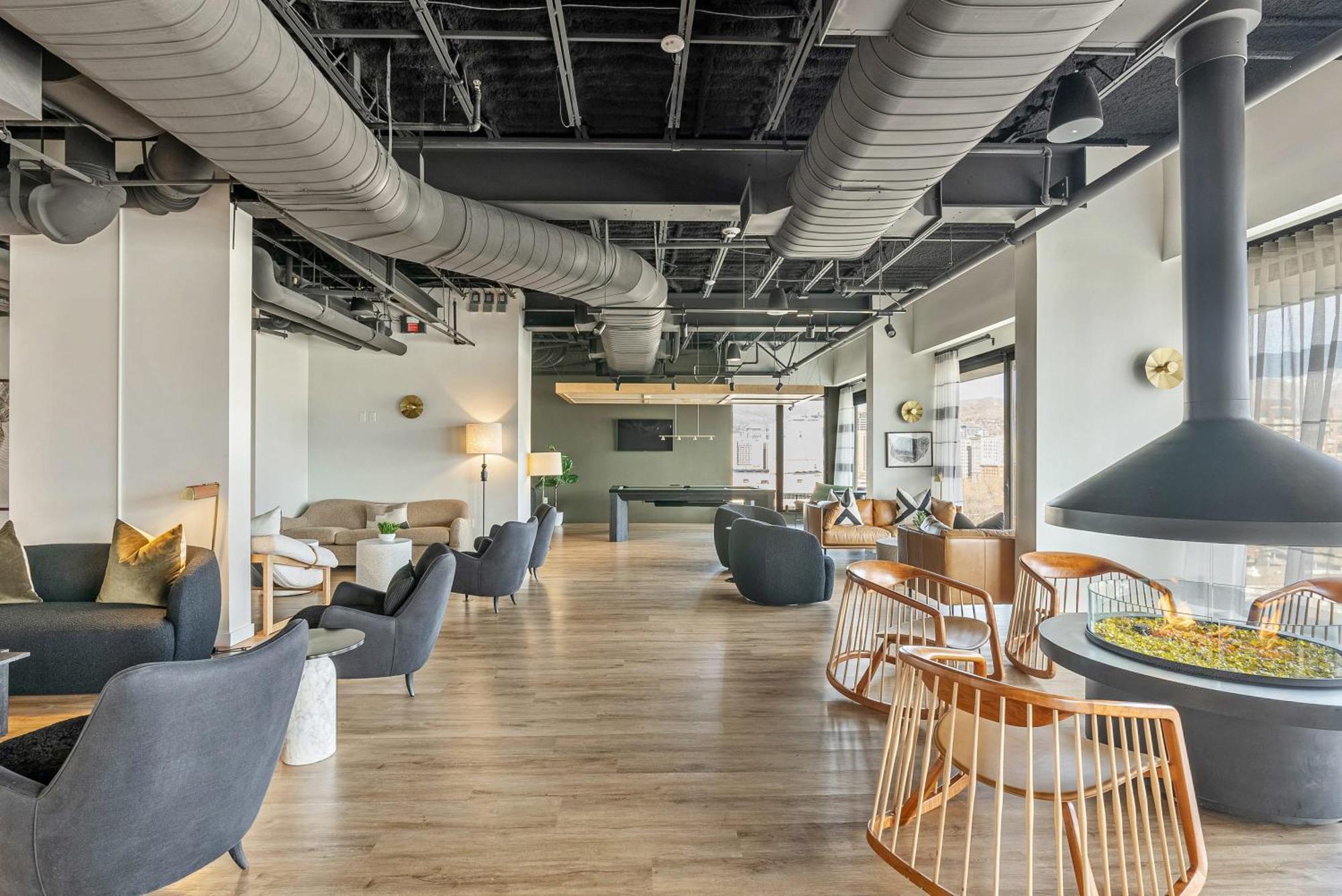 Apartment Downtown Stylish Cozy Vibe Work Area Free Pkg Gym Salt Lake City