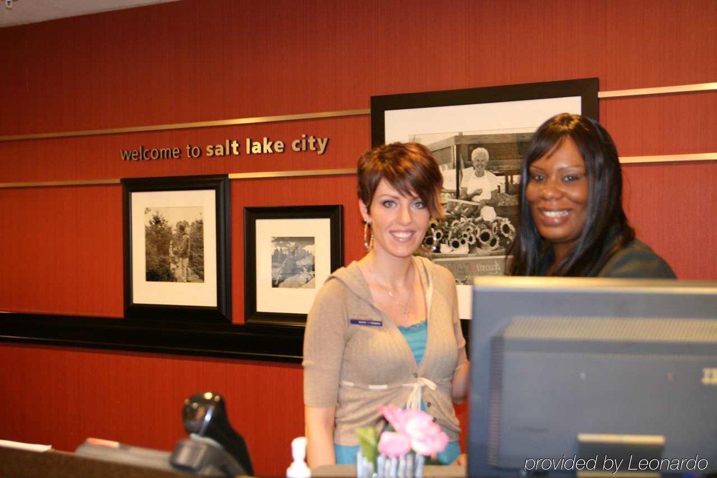 Hotel Hampton & Salt Airport
