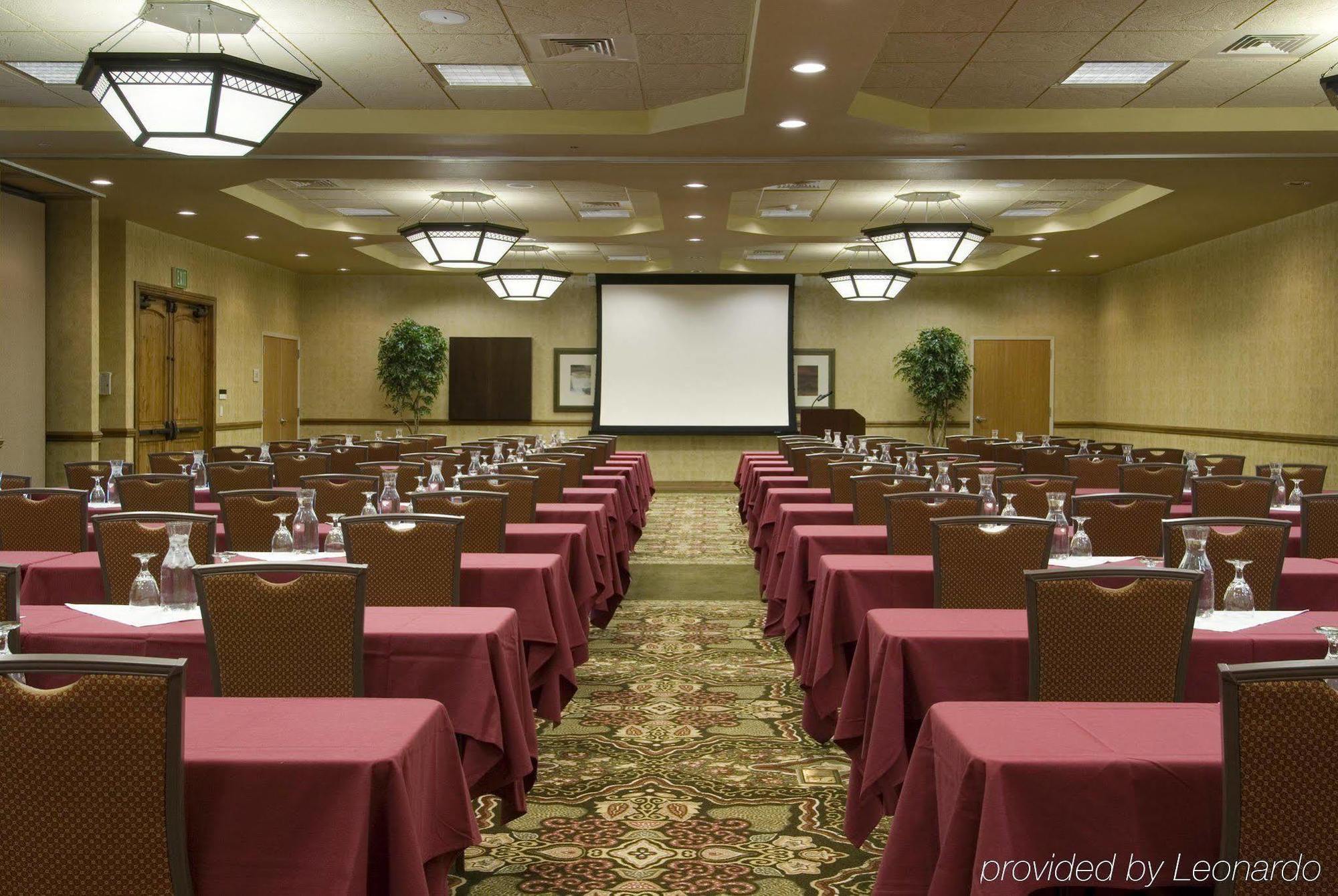 Hilton Garden Salt Downtown 3*