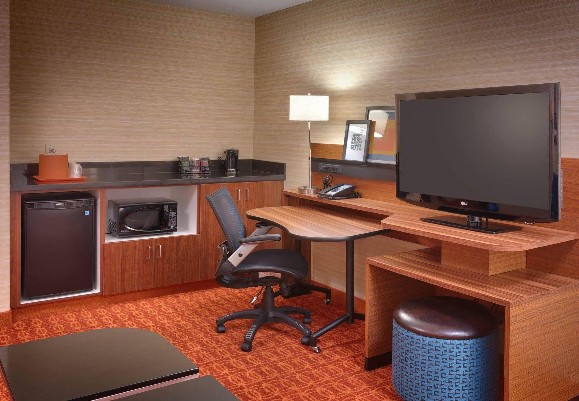 Courtyard By Marriott Salt Downtown Hotel 3*