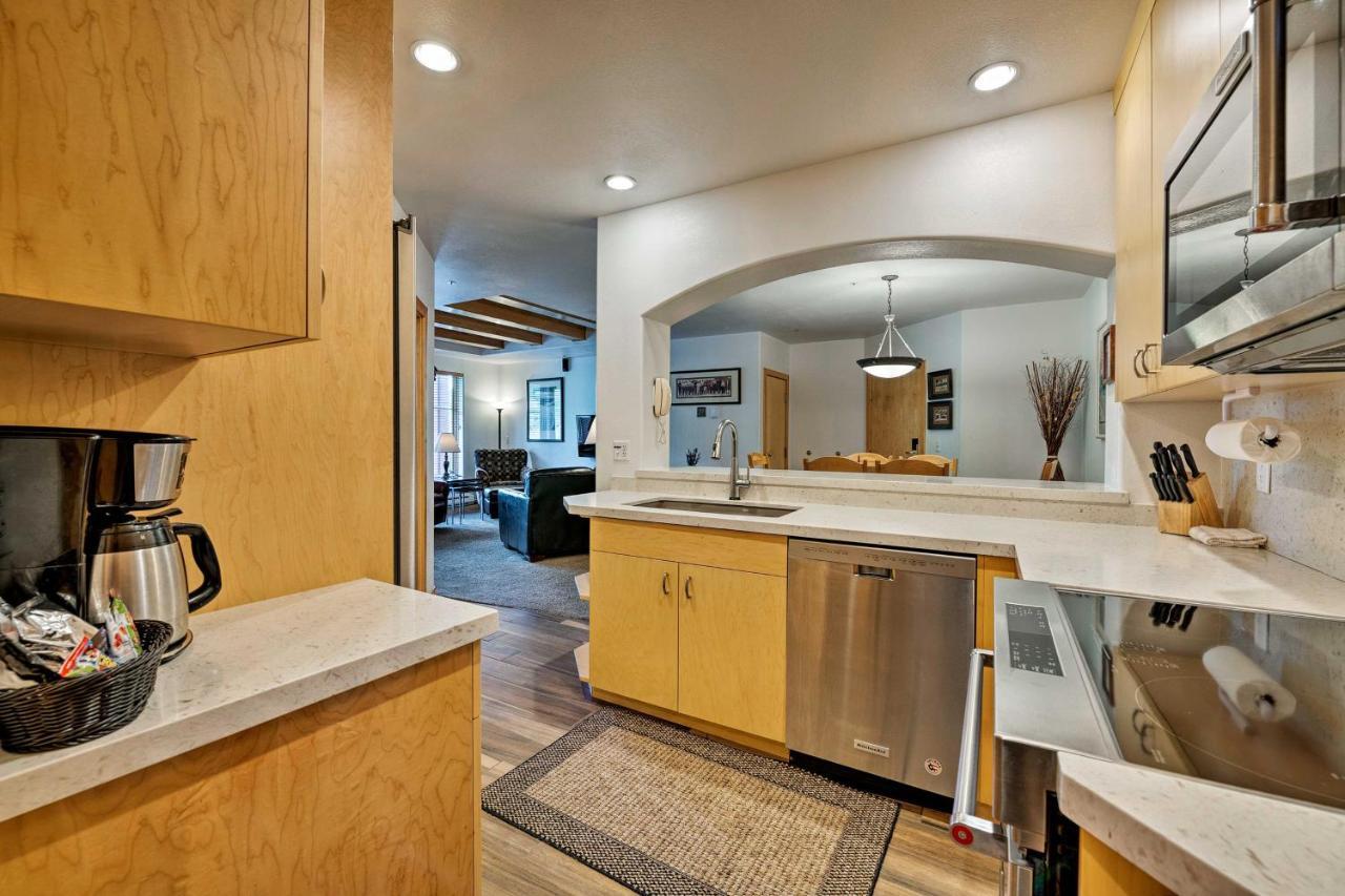 Apartment Ski-inandski-out Solitude With Rooftop Hot Tub!