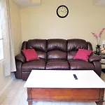 Entire Huge Basement! Fast Wifi! Private Entrance!
