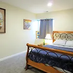 Entire Huge Basement! Fast Wifi! Private Entrance!