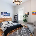 The Dapper Digs - Historic Aves