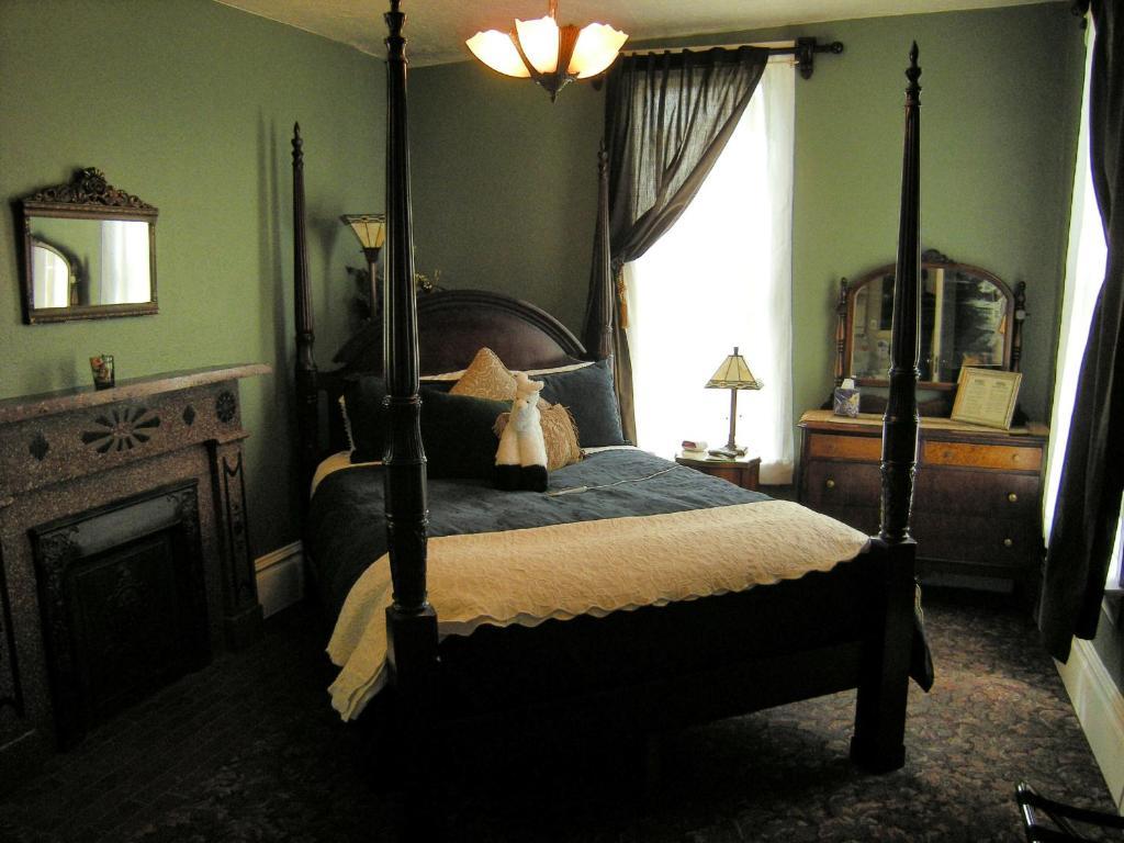 Historic Salt Gem Apartment