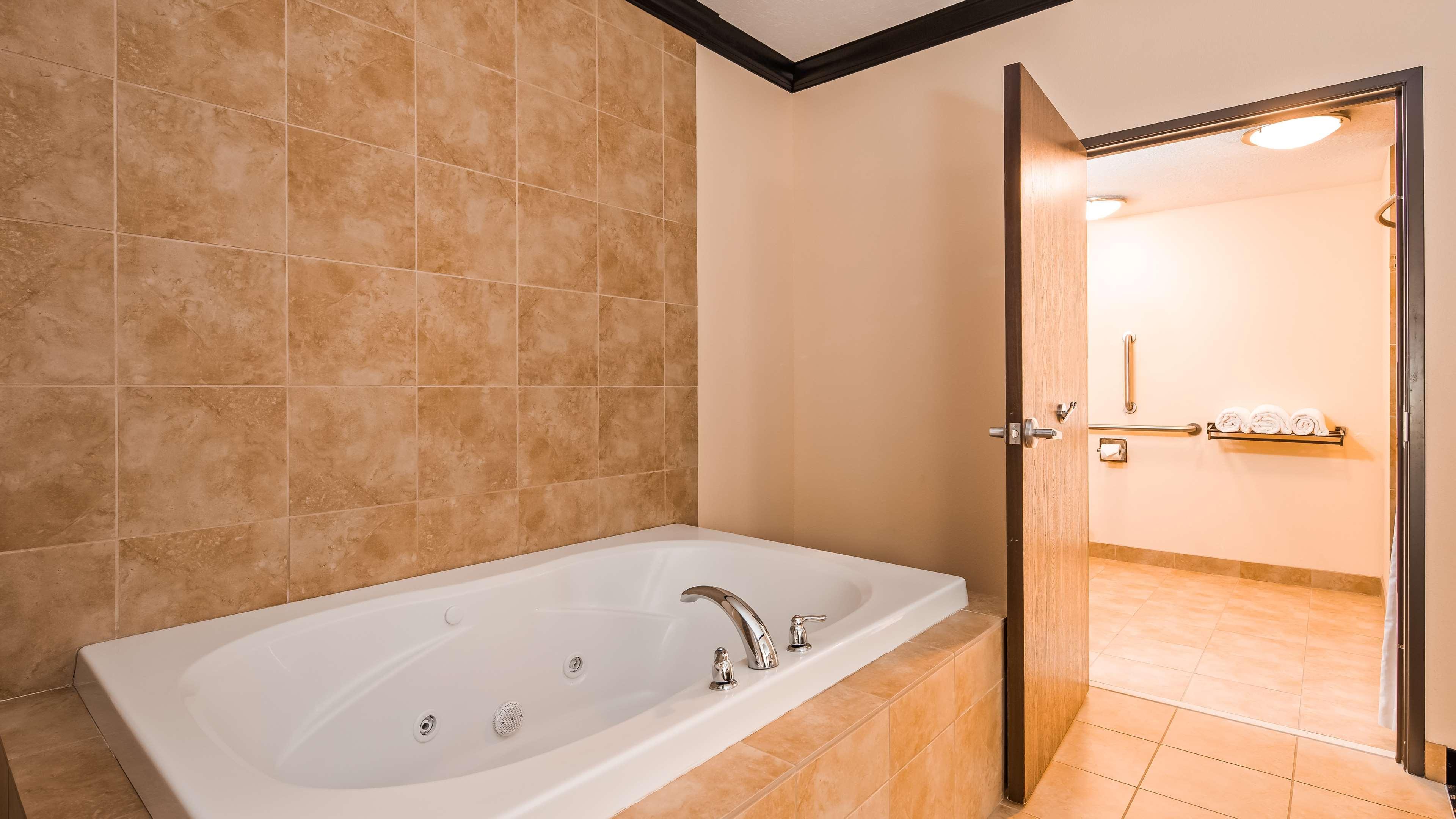 Western Airport & Hotel 3*