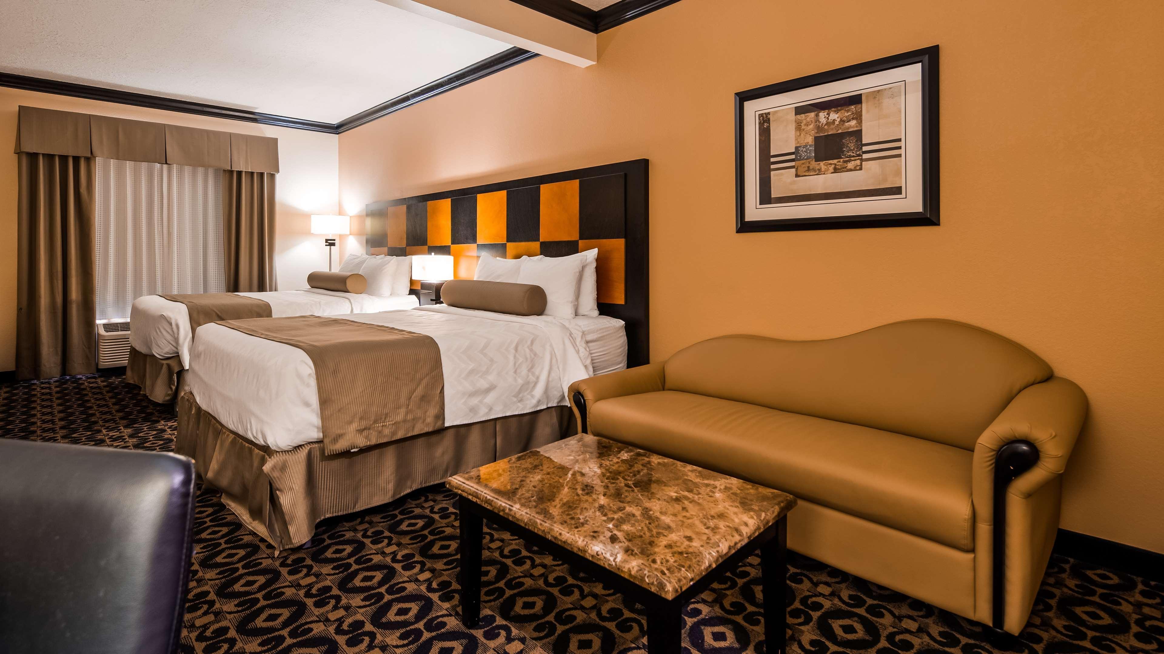 Hotel Western Airport &