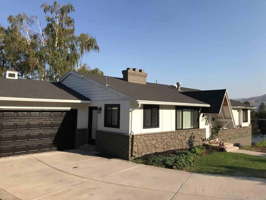 Light Views Getaway Close To Salt Lake City