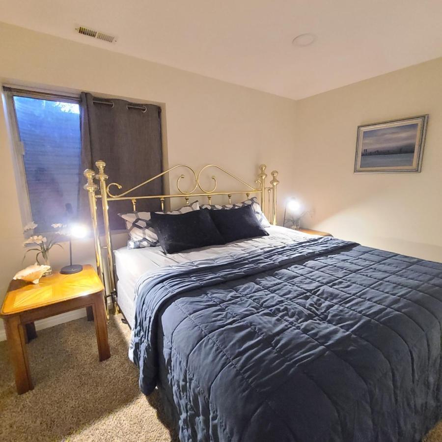 Entire Huge Basement! Fast Wifi! Private Entrance!