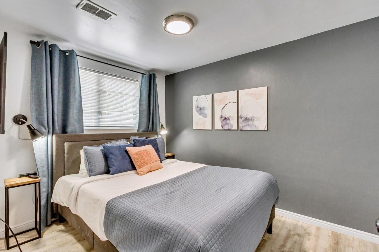 Cozy For Bookworms - Laundry - King Bed - Parking Apartment *