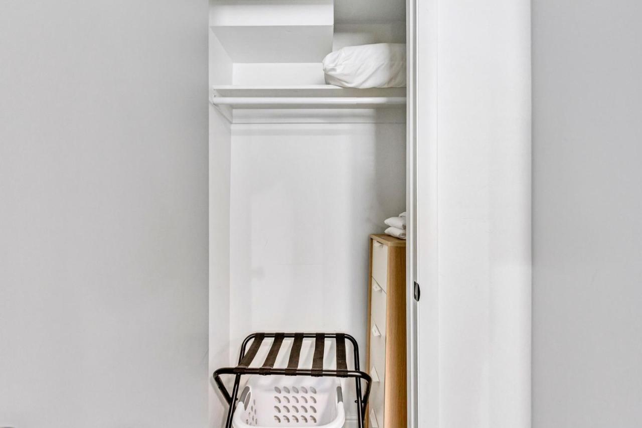 Cozy For Bookworms - Laundry - King Bed - Parking Apartment *
