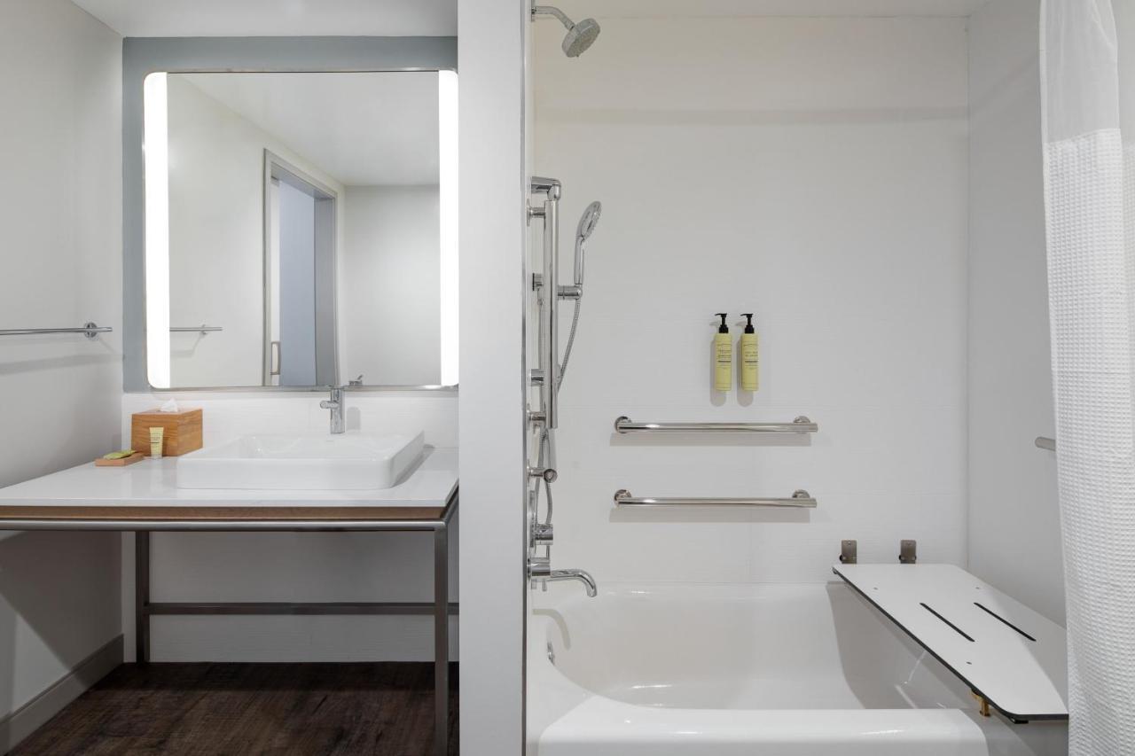 Element Salt Downtown 4*