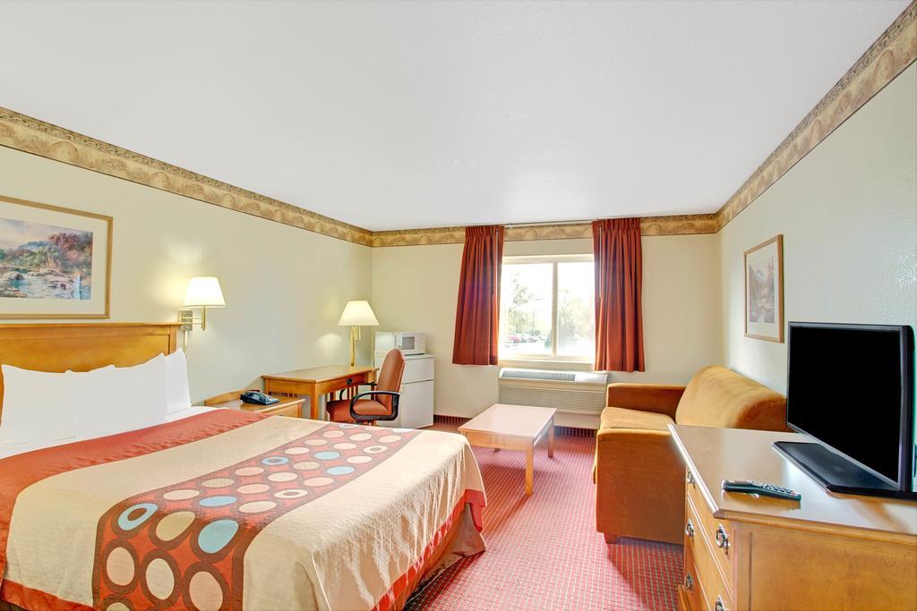Royal Airport Salt Hotel