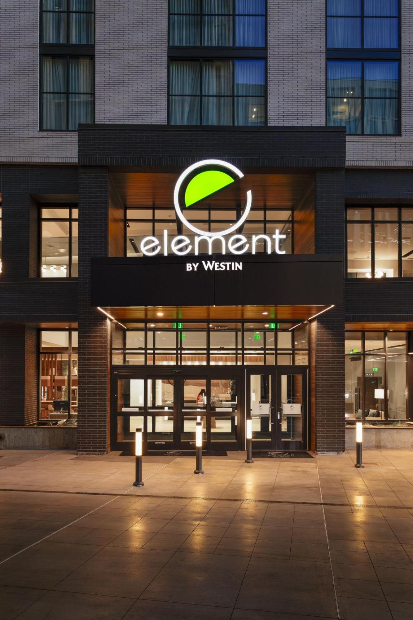 Element Salt Downtown 4*