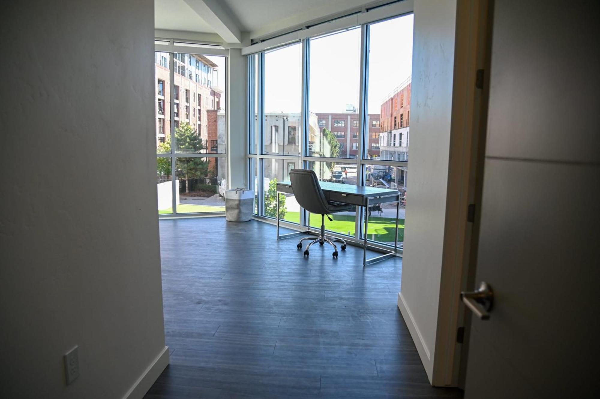 Premium Spacious At Paperbox Lofts In Salt Apartment