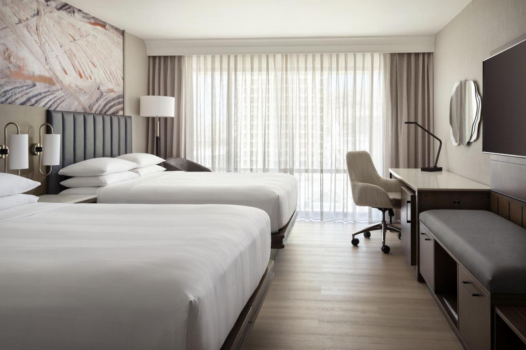 Salt Marriott Downtown At Creek Hotel 4*