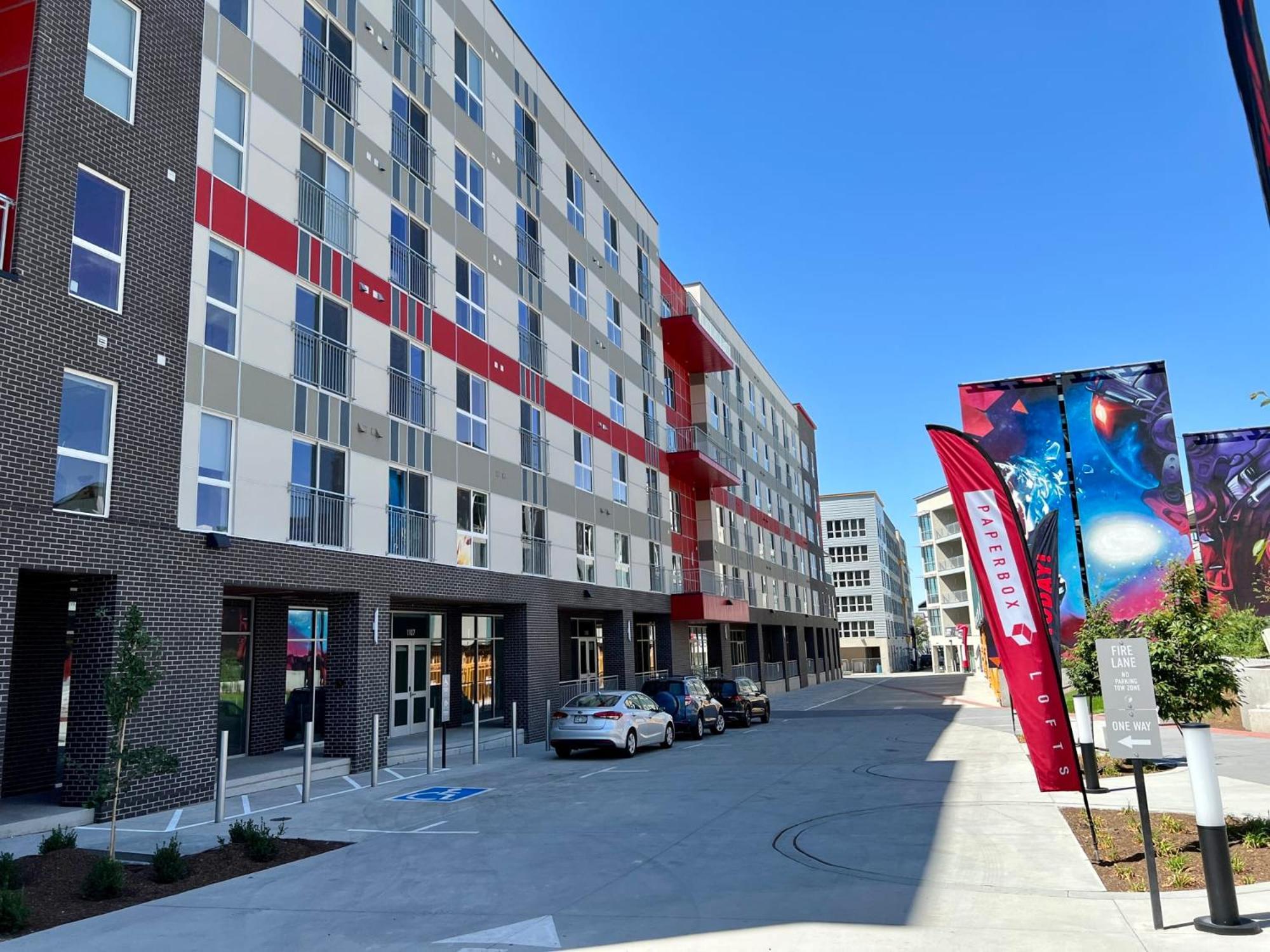 Premium Spacious At Paperbox Lofts In Salt Apartment