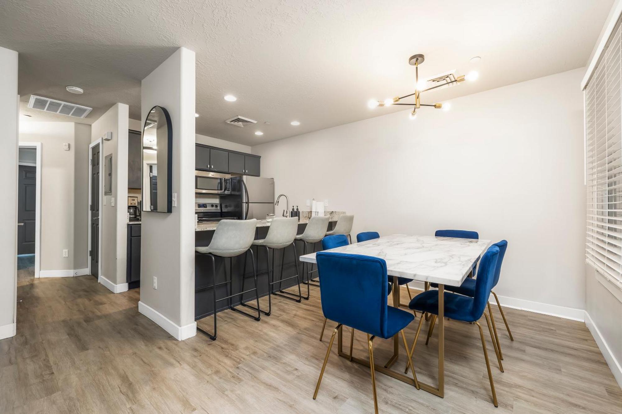 Cozy Downtown Salt Apartment