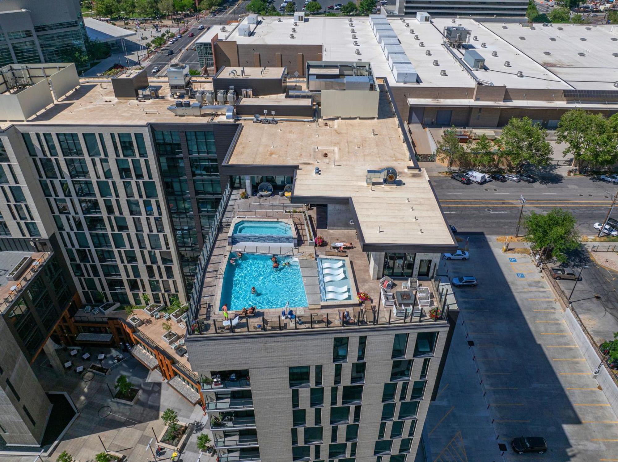 Exceptional 1bd Ba-pool Htub Gym Apartment Salt Lake City