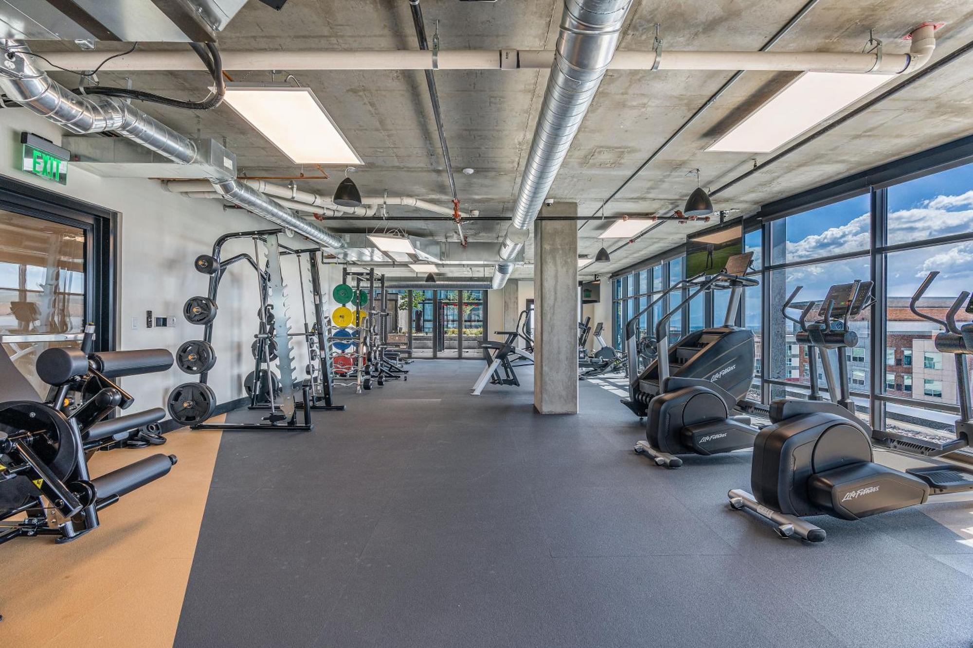 Apartment Exceptional 1bd Ba-pool Htub Gym Salt Lake City