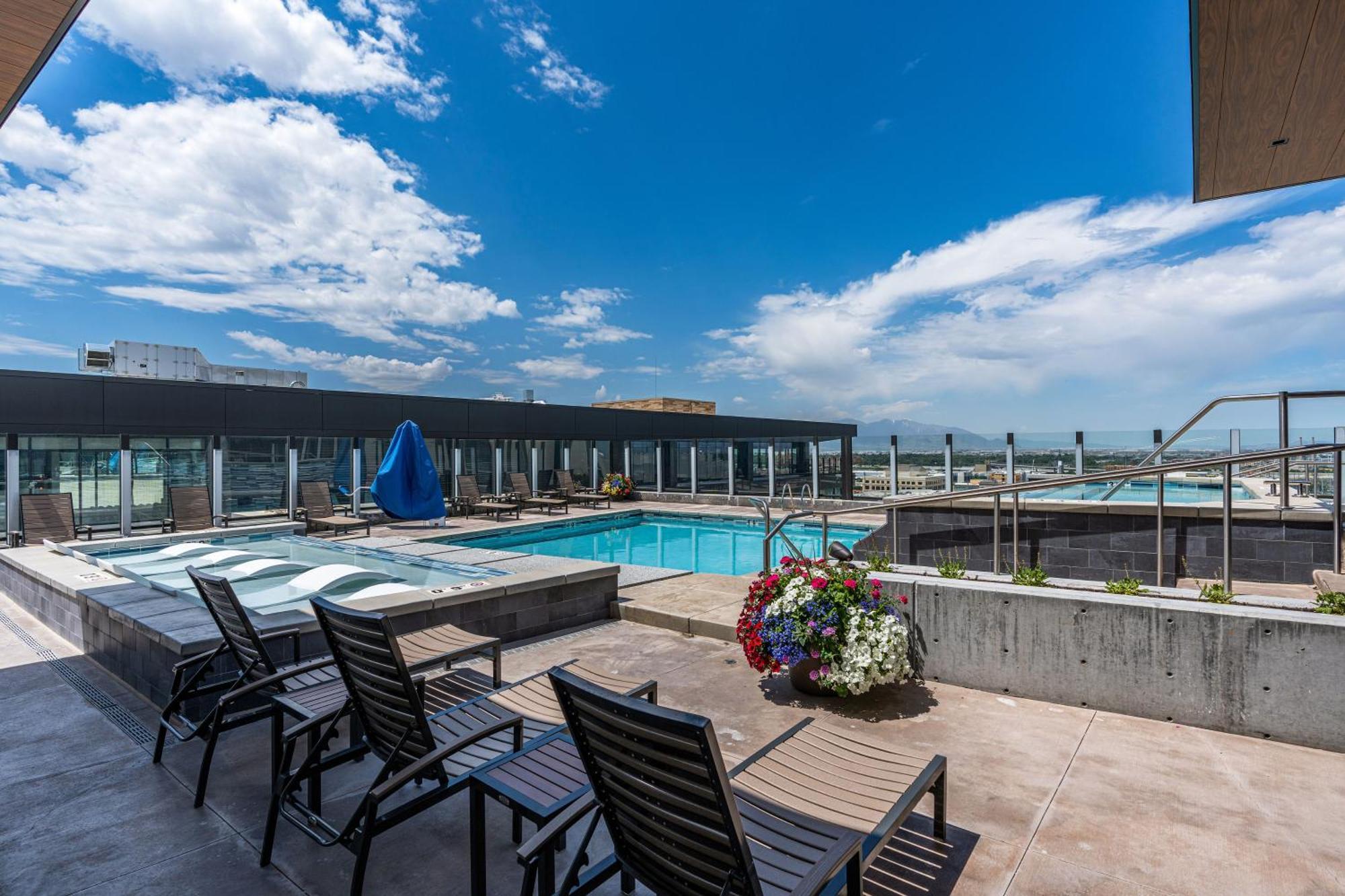 Exceptional 1bd Ba-pool Htub Gym * Salt Lake City