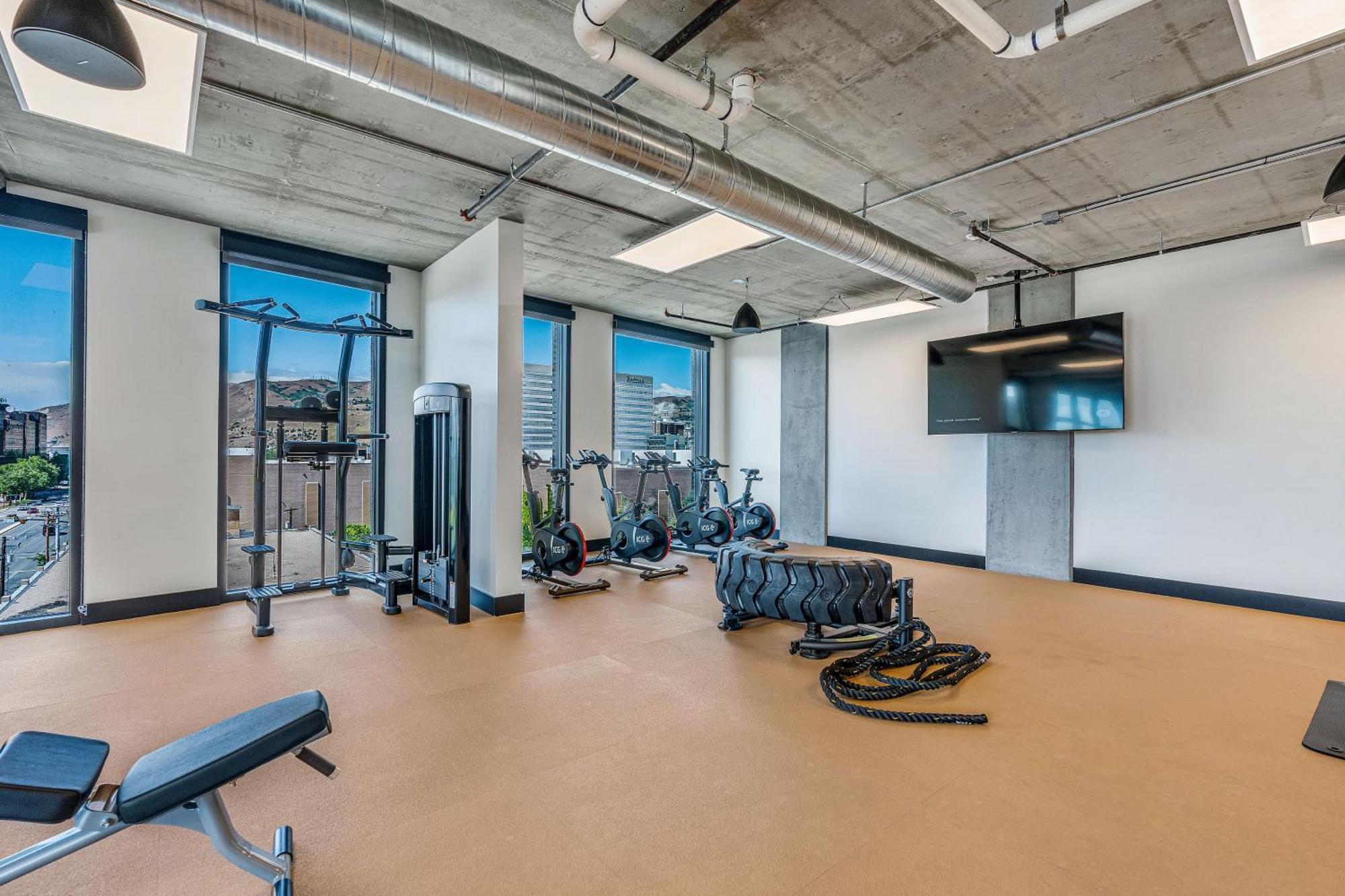 Exceptional 1bd Ba-pool Htub Gym Apartment Salt Lake City