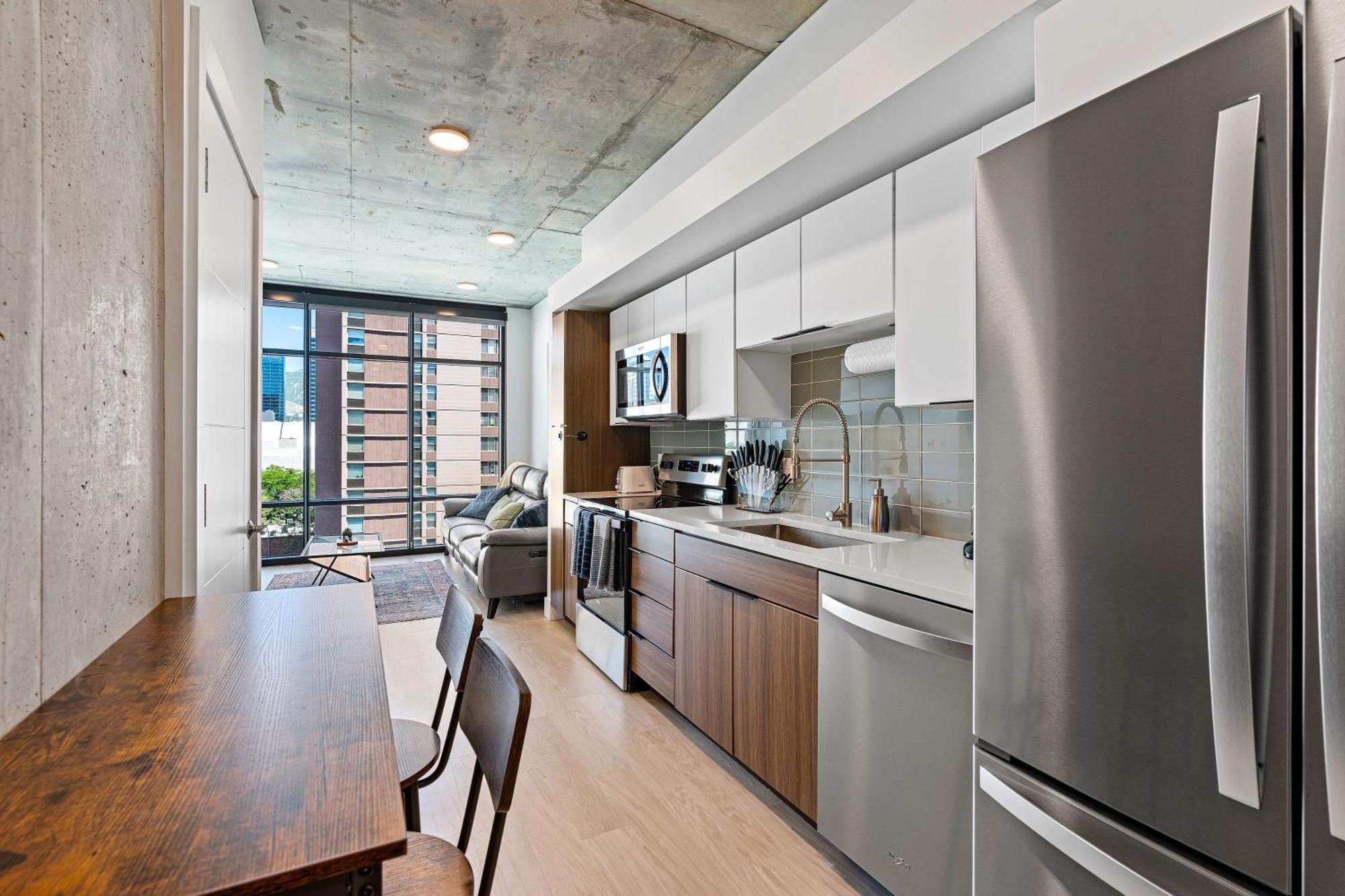 Apartment Exceptional 1bd Ba-pool Htub Gym *