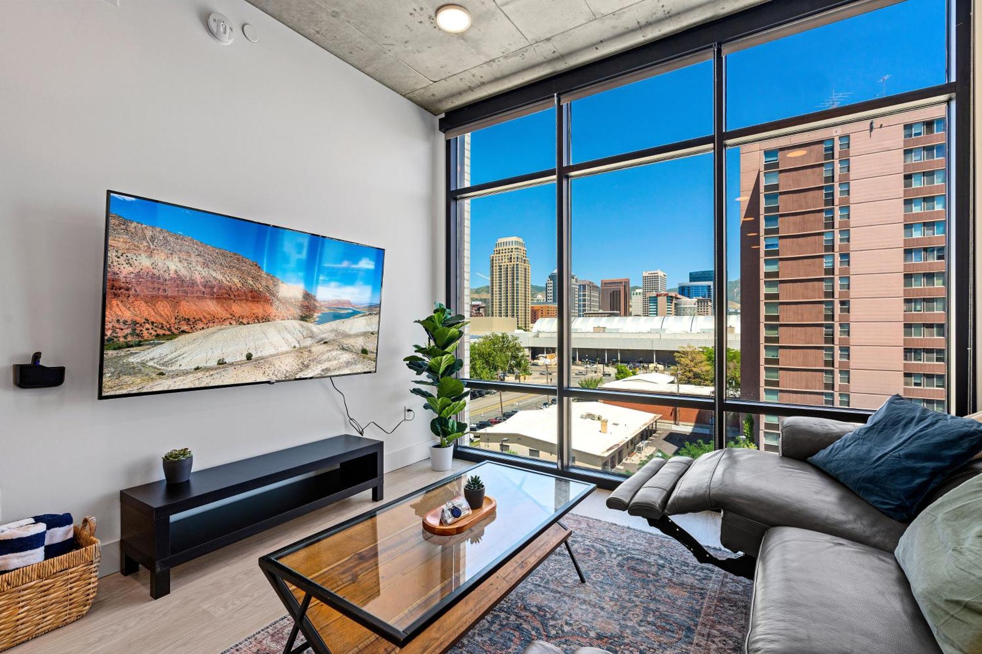 Exceptional 1bd Ba-pool Htub Gym Apartment Salt Lake City
