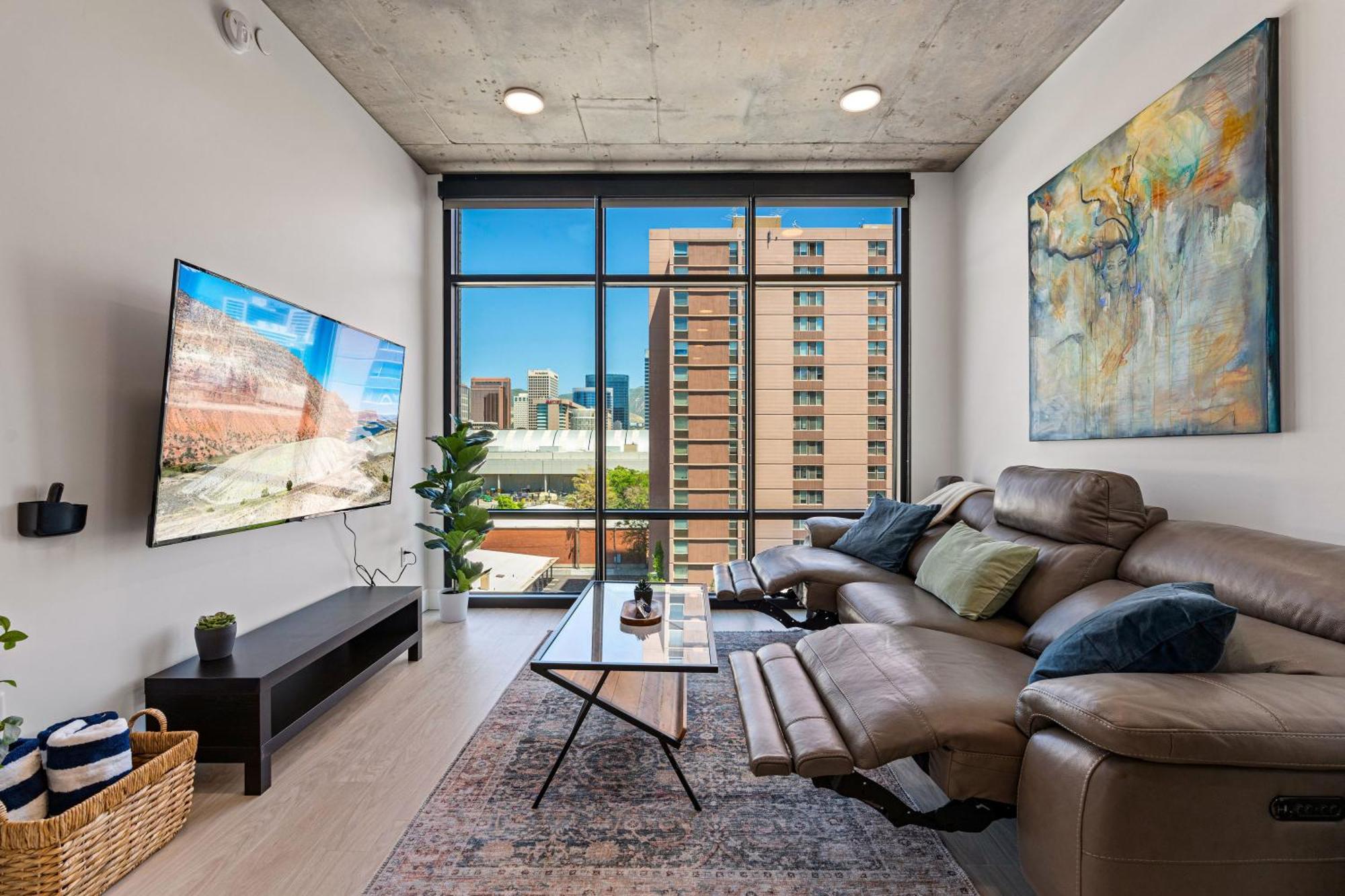 Exceptional 1bd Ba-pool Htub Gym