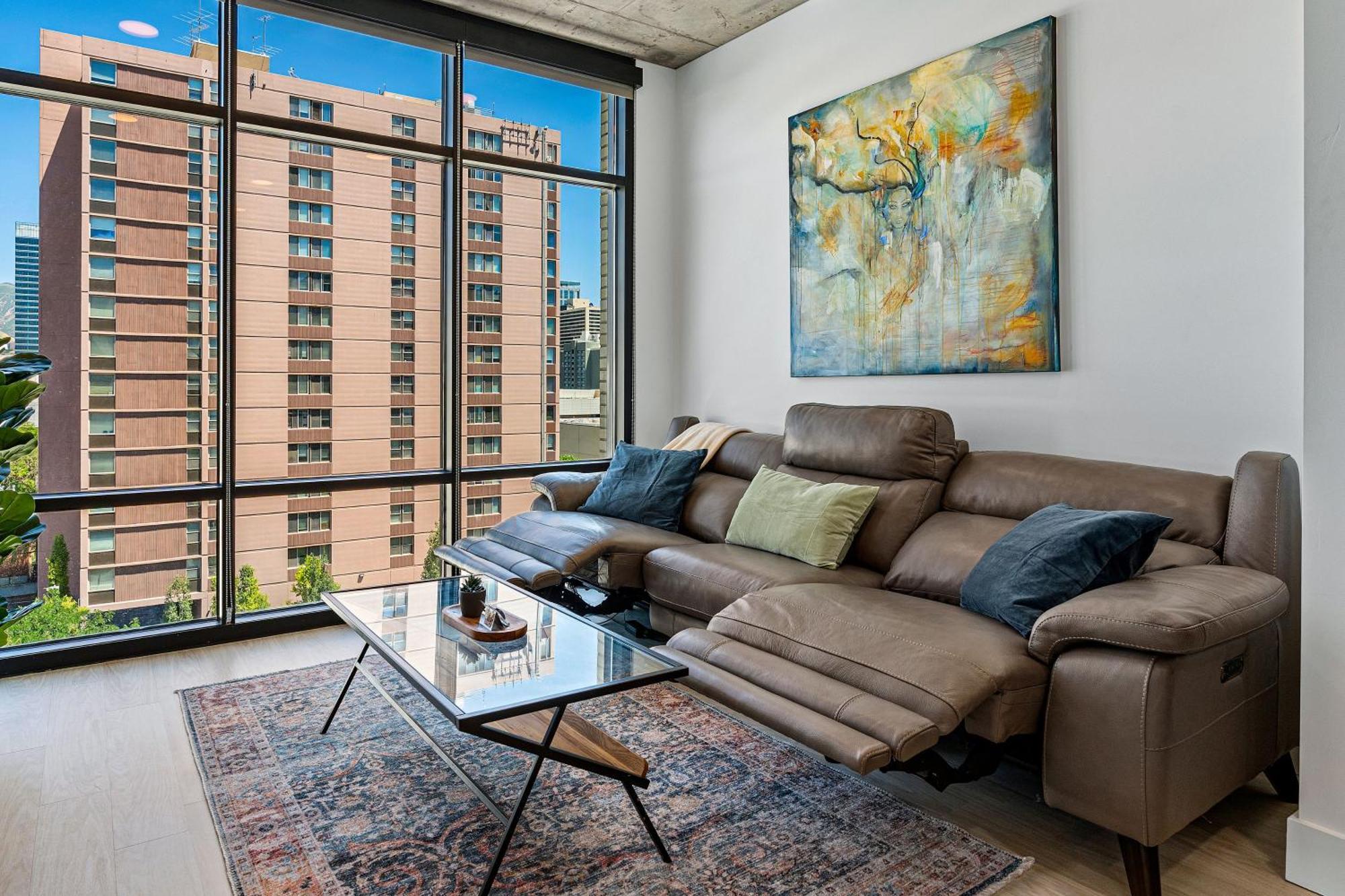 Exceptional 1bd Ba-pool Htub Gym