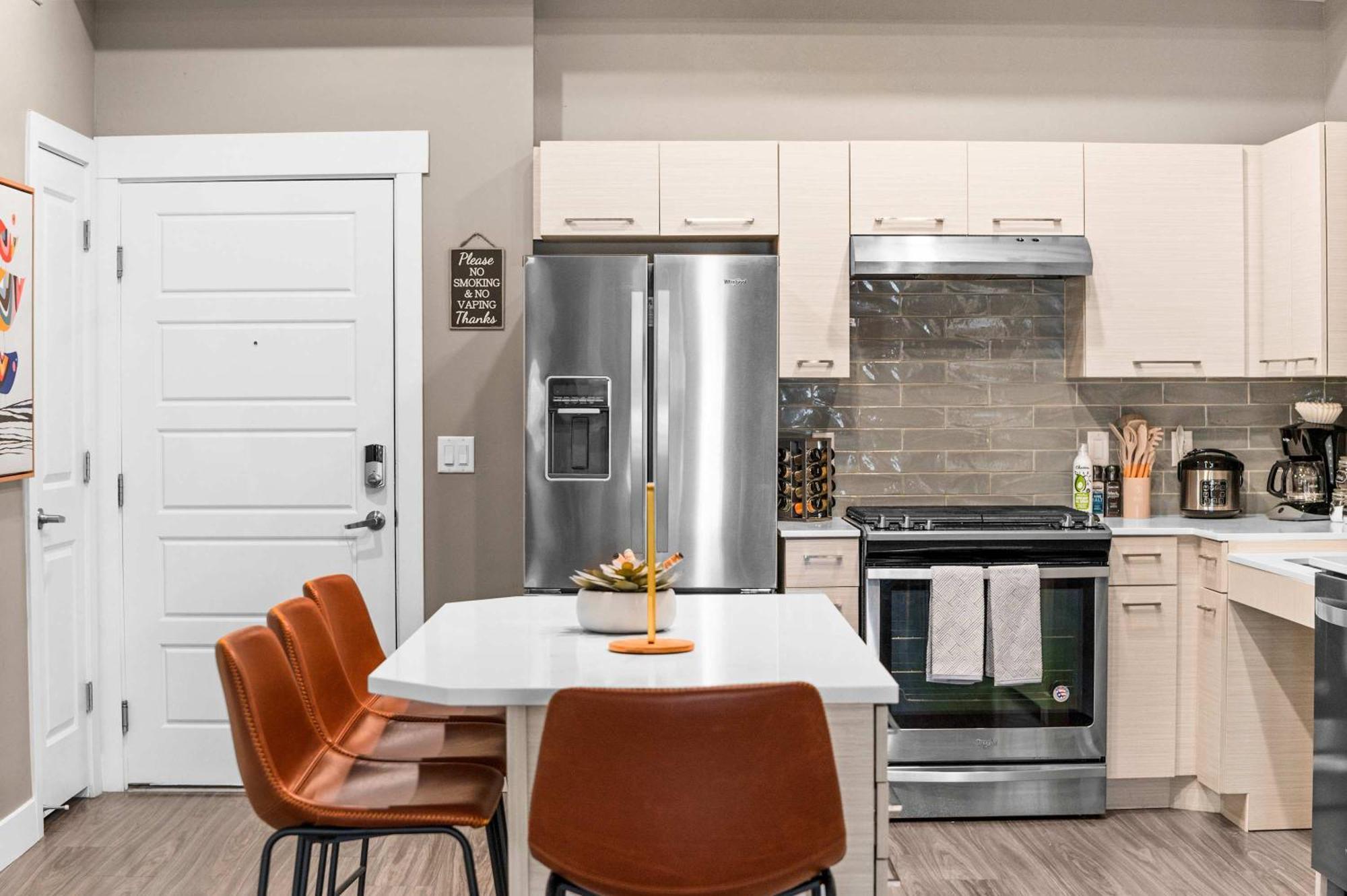 Apartment Luxury High-rise Living In Slc Salt Lake City