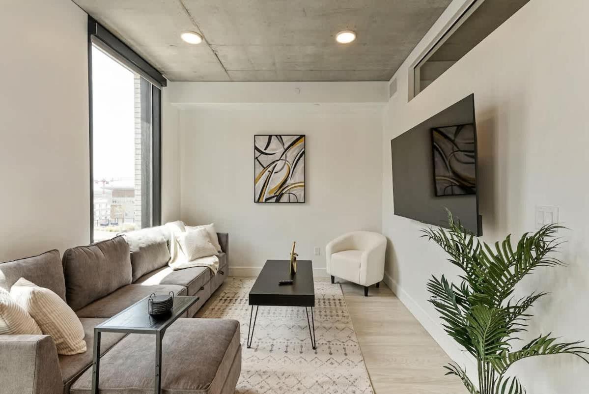 Apartment Dt Slc Rooftop Pool Hot Tub King Bed Parking Salt Lake City