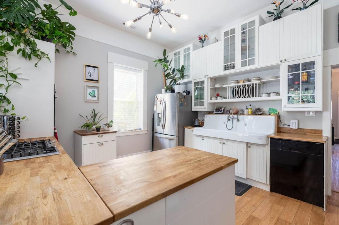 The Dapper Digs - Historic Aves Holiday home *