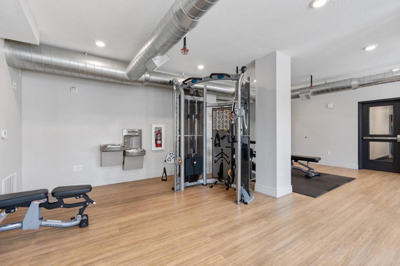 Stylish 1br W Gym, Walk To Temple Square Apartment