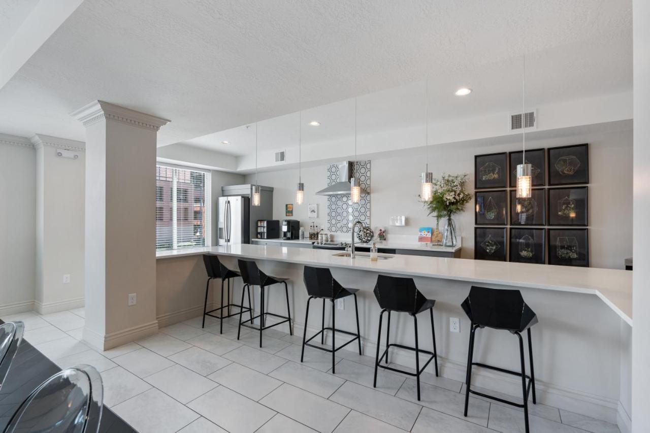Stylish 1br W Gym, Walk To Temple Square Apartment *
