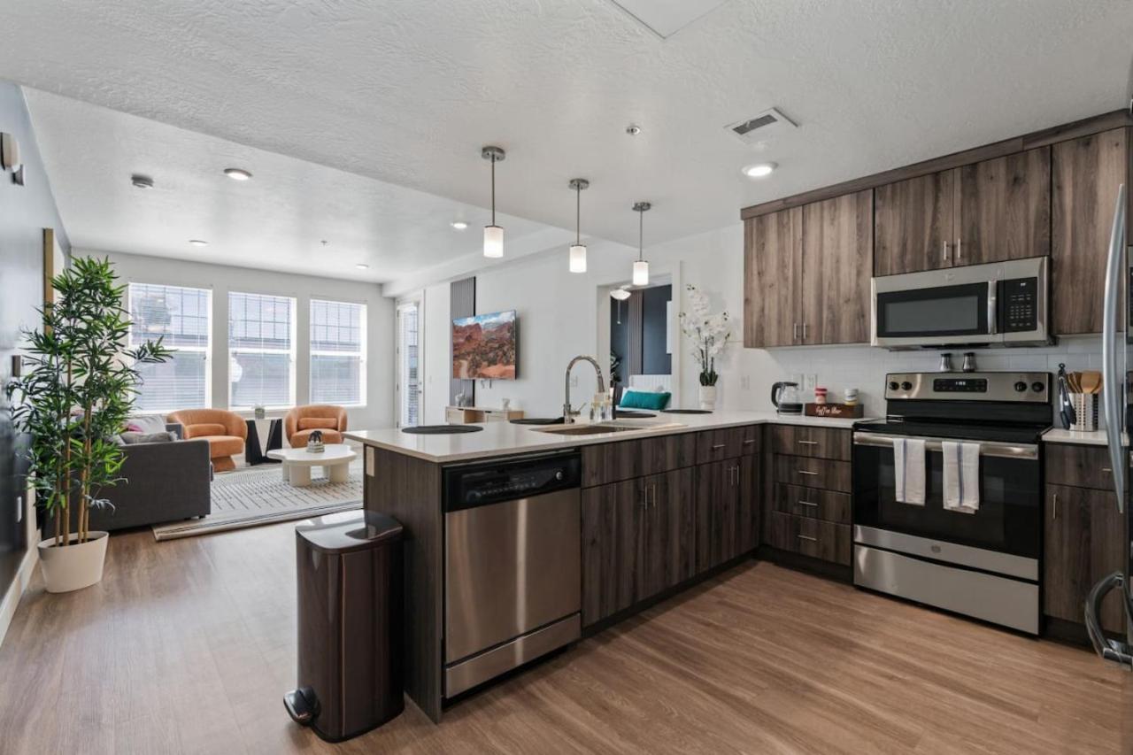 Stylish 1br W Gym, Walk To Temple Square *