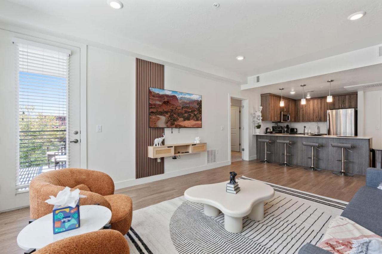Stylish 1br W Gym, Walk To Temple Square *