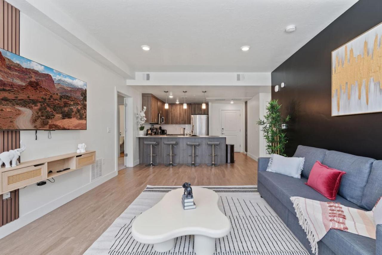 Stylish 1br W Gym, Walk To Temple Square Apartment Salt Lake City