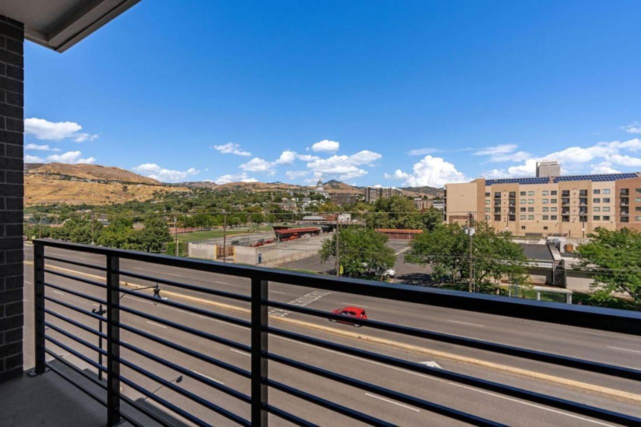 Stylish 1br W Gym, Walk To Temple Square Apartment