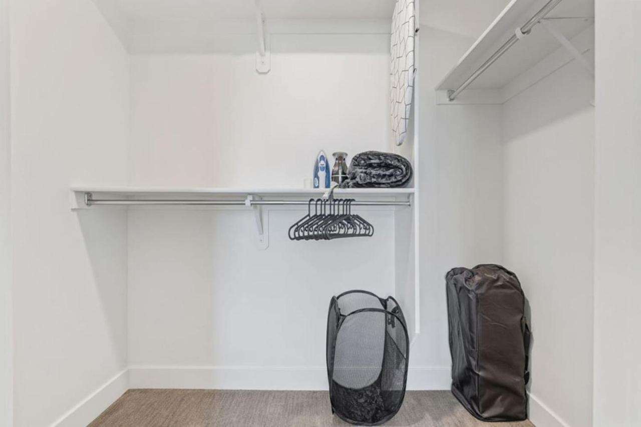 Stylish 1br W Gym, Walk To Temple Square Apartment