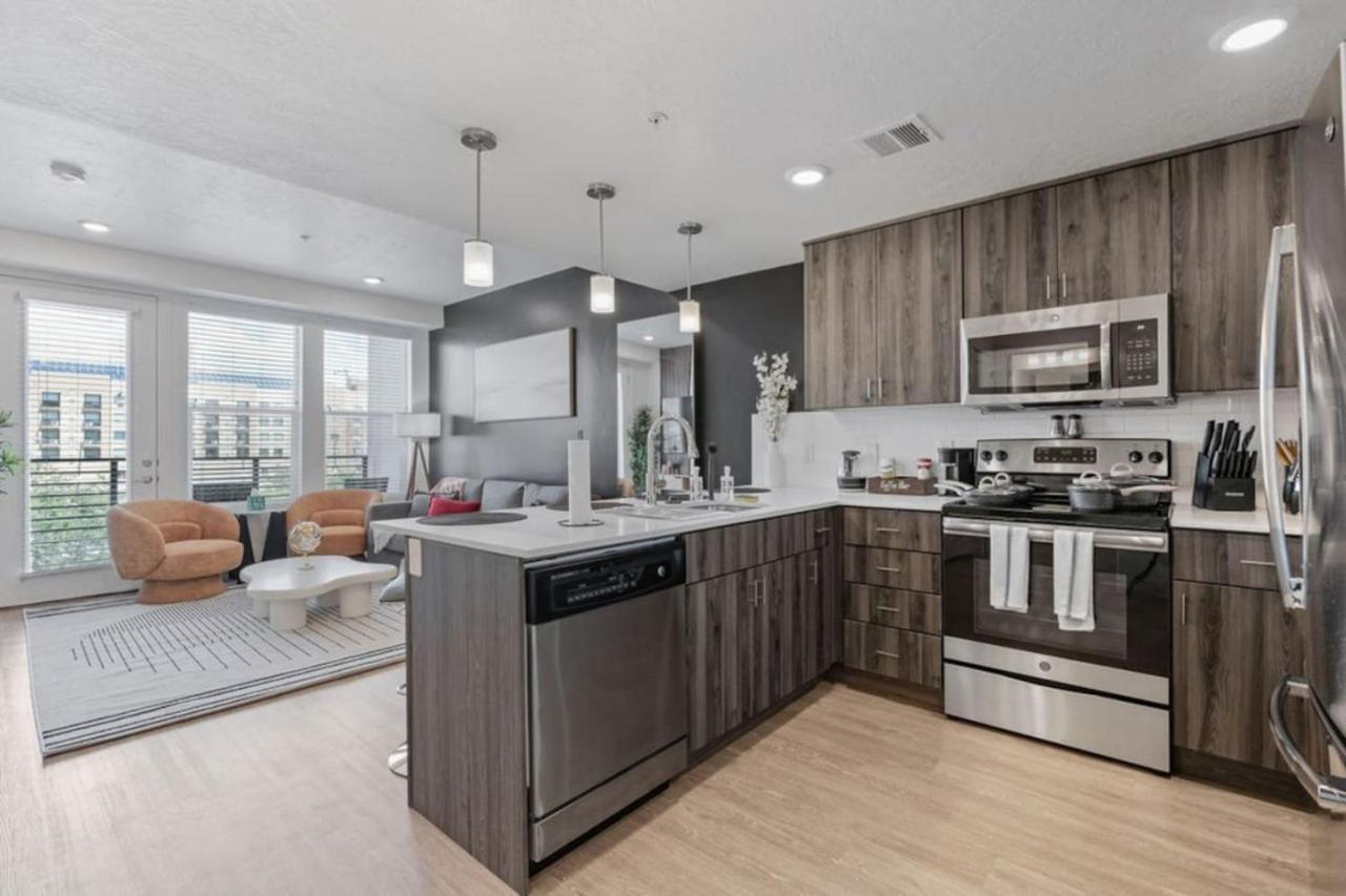 Apartment Stylish 1br W Gym, Walk To Temple Square *