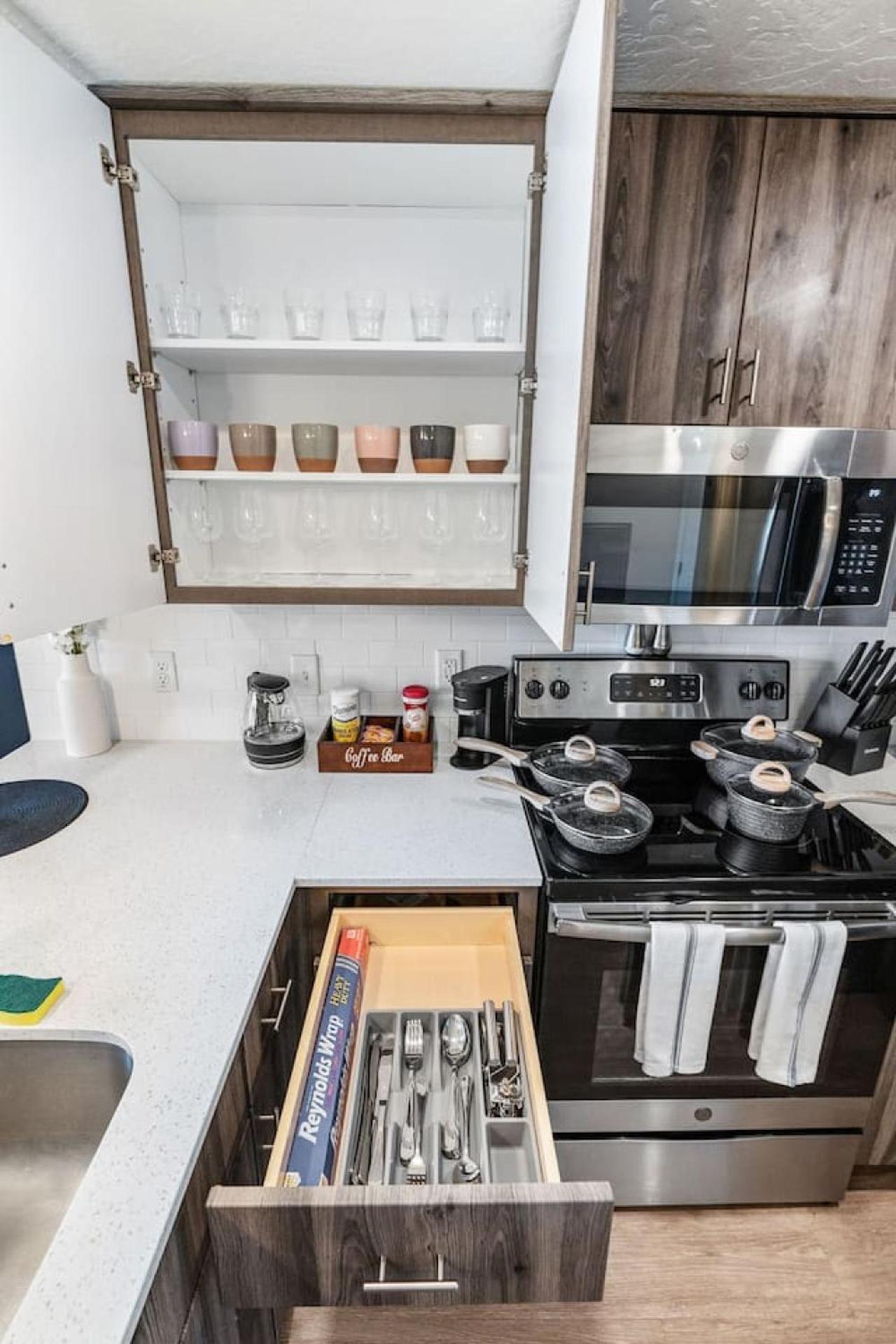 Stylish 1br W Gym, Walk To Temple Square Apartment *