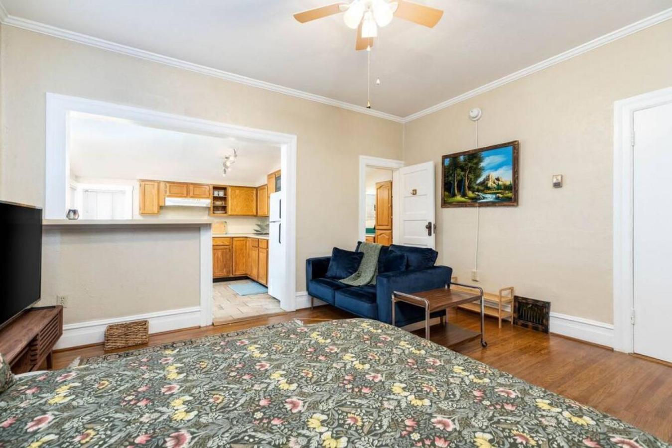 Apartment Historic Avenues Loft-walk Downtown-40 Mins To