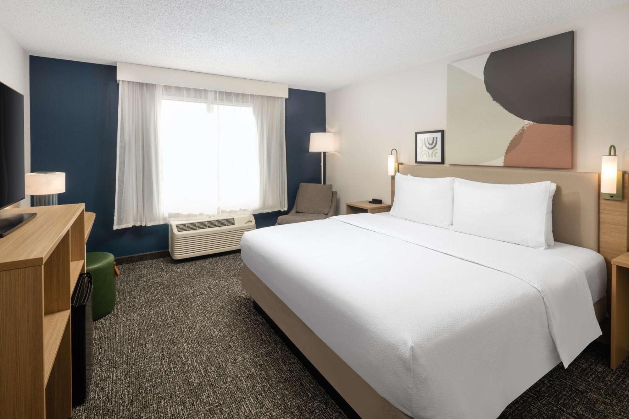 Spark By Hilton Salt Airport Hotel 3*