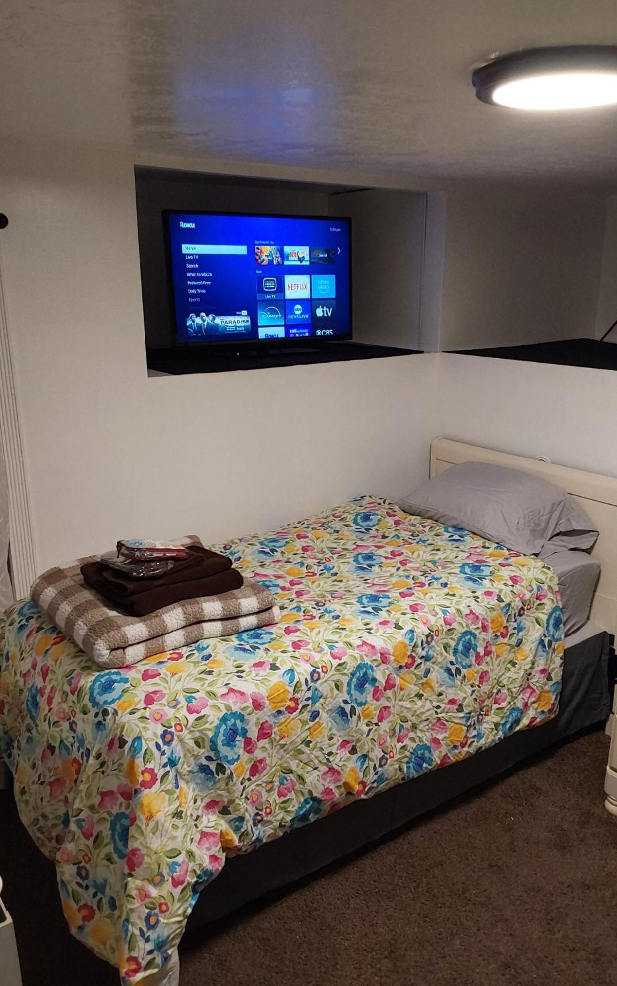 Mikes Place Hostel *