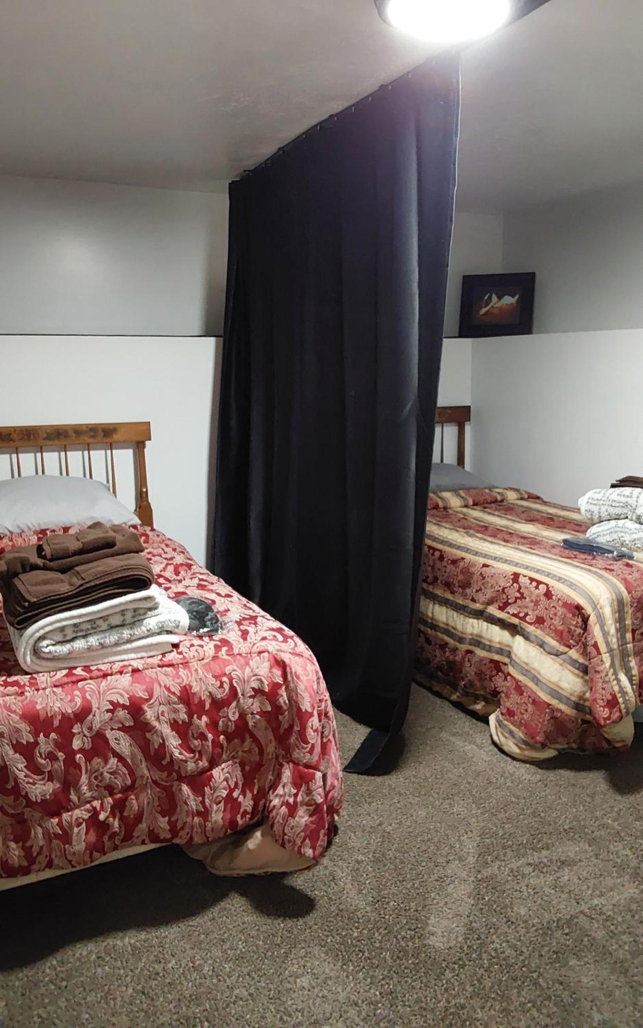 Mikes Place Hostel *