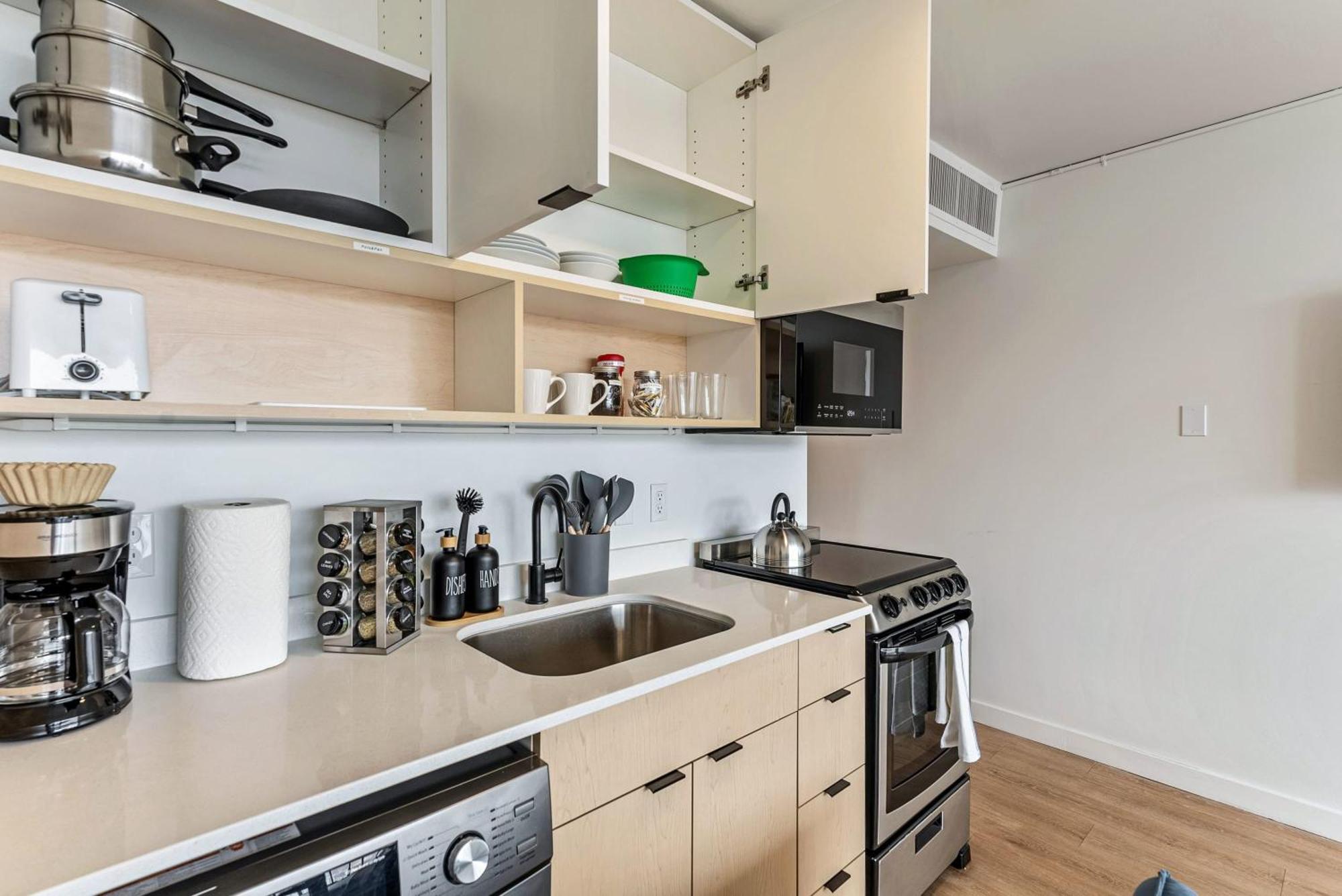 Downtown Mountain View Free Pkg Gym Apartment